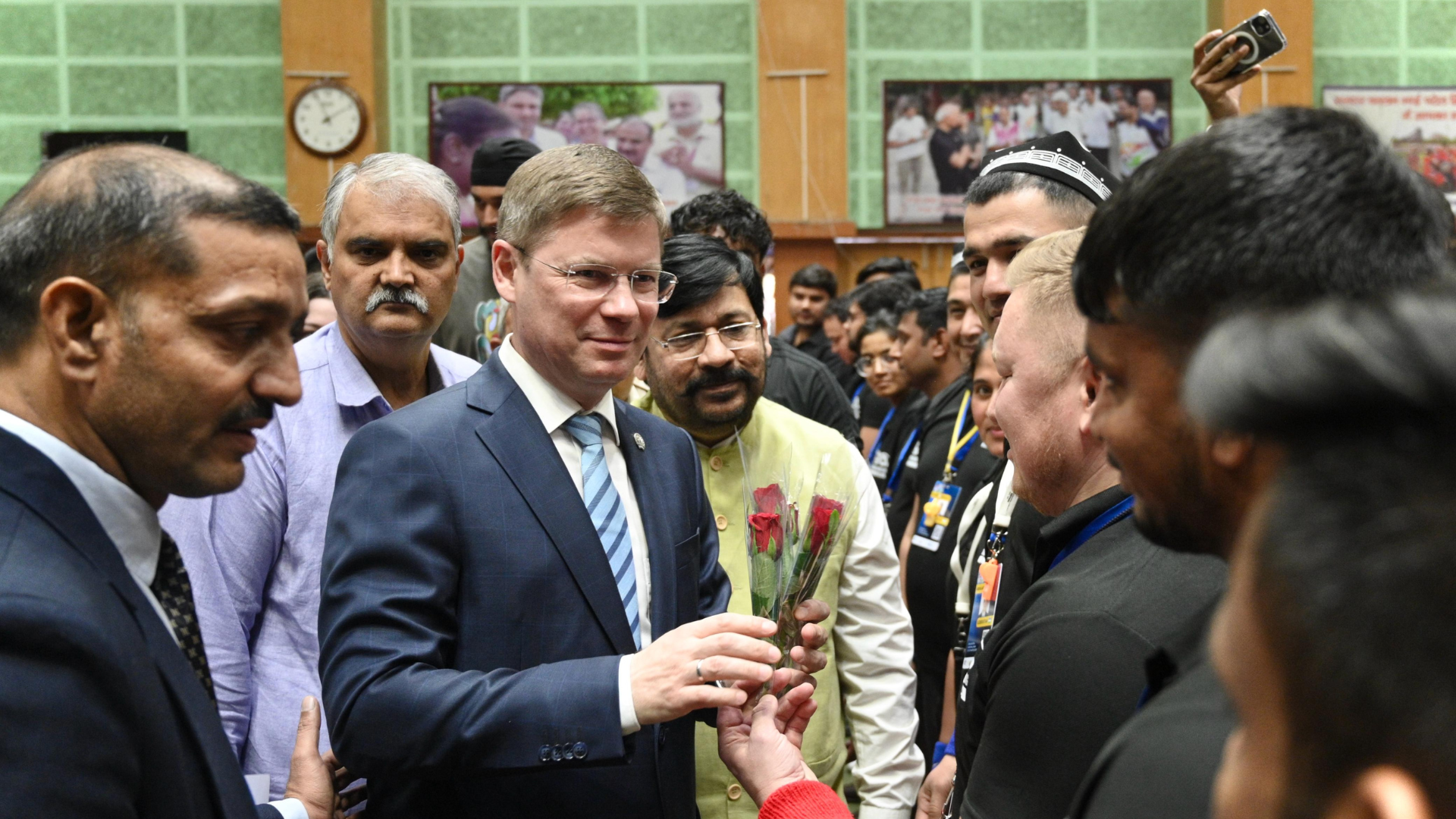 Day 1 - Dignitary Welcome